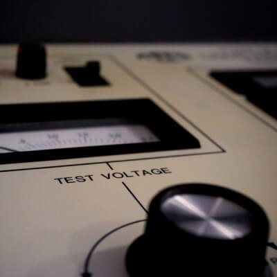Factor de potencia a 25° C (ASTM D924-08)